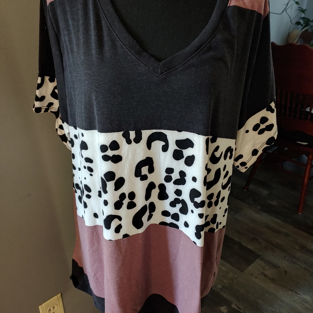 LulaRoe Christy tee